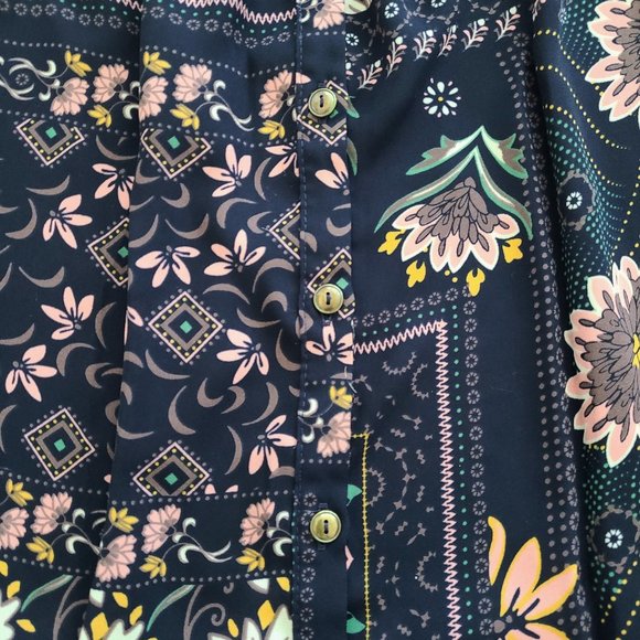 Button Down Flutter Peplum Top - Picture 2 of 4